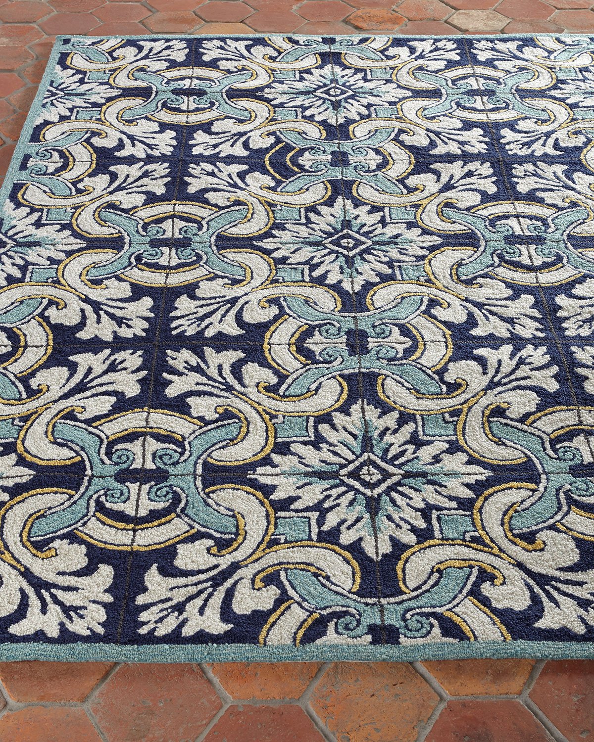 Paige Floral Tile Indoor/Outdoor Rug, 5' x 7'6in