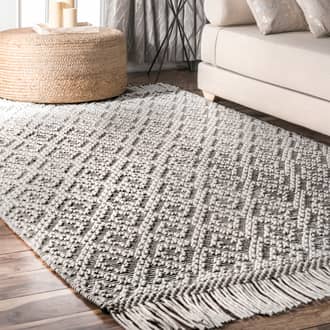 Ivory Sovereign Textured Trellis With Tassels rug