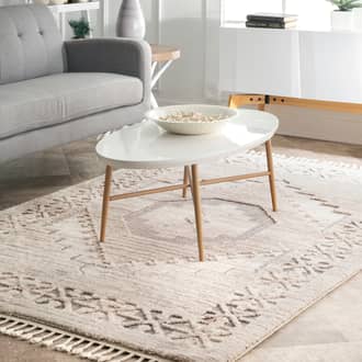 Beige Grooven Shaggy Barbed Medallion Tassel rug