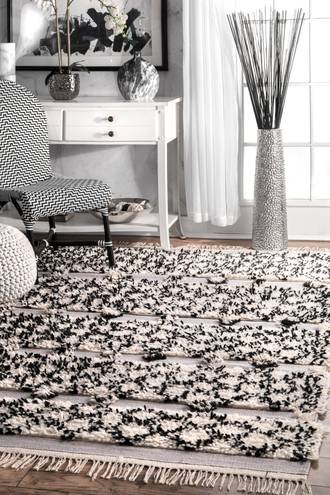 Silver Berkina Raised Diamond Trellis Shag rug