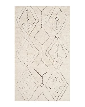 Safavieh Casablanca Collection Area Rug, 3' x 5'