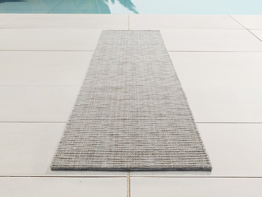 2'6in x 10' Dover Runner Rug in Ivory