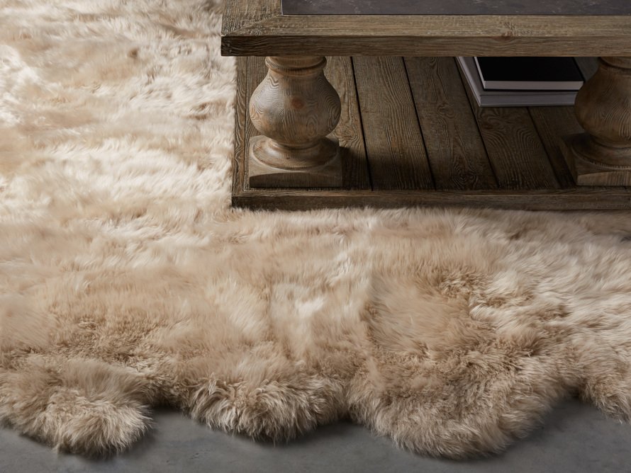 Sheepskin Wool 7' x 6' Rug in Linen