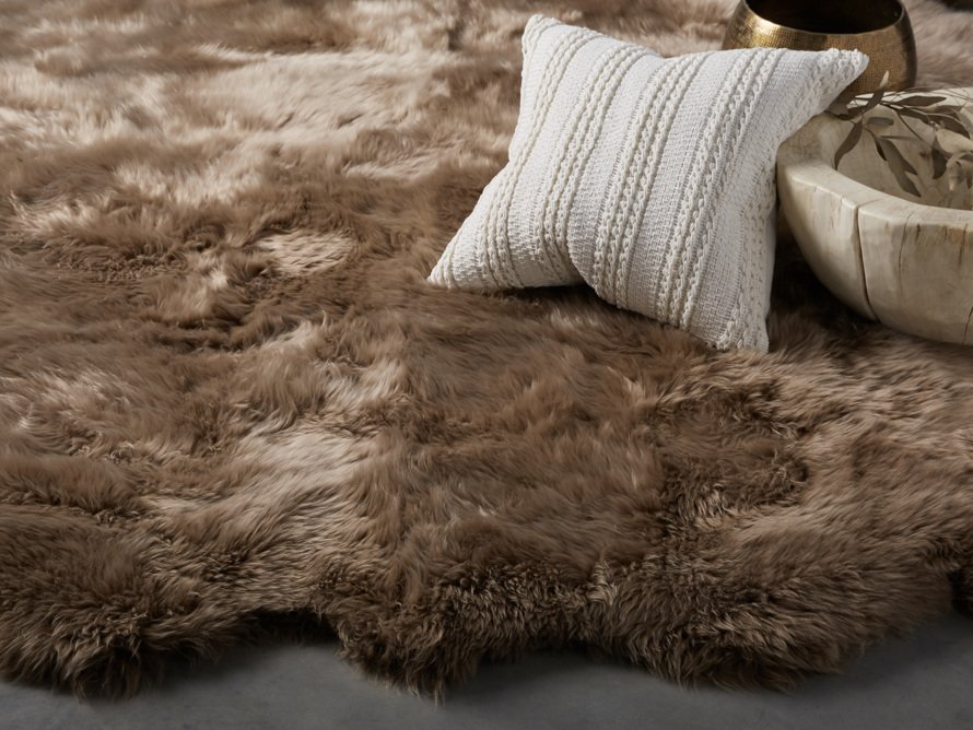 Sheepskin Wool 7' x 6' Rug in Taupe