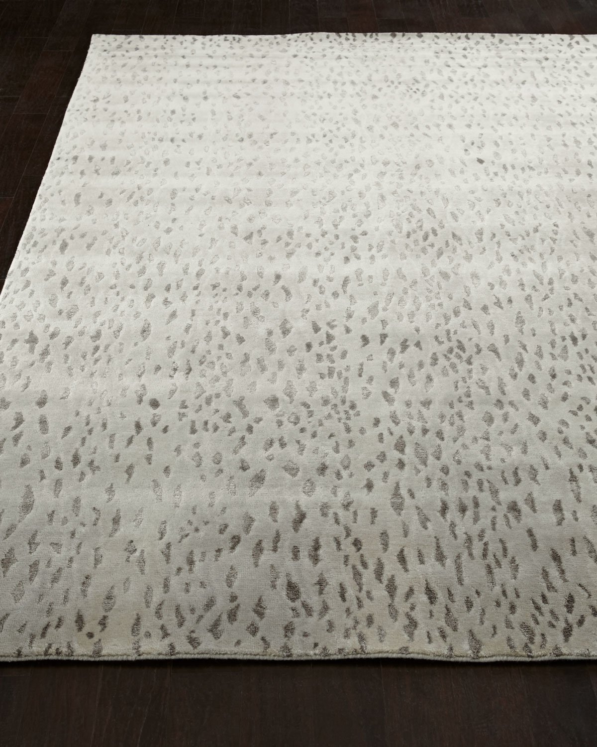 Silver Leopard Rug, 3' x 5'